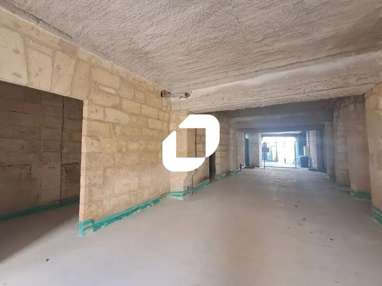 Office in Bordeaux for sale - Interior Photo - Image 2 of 6