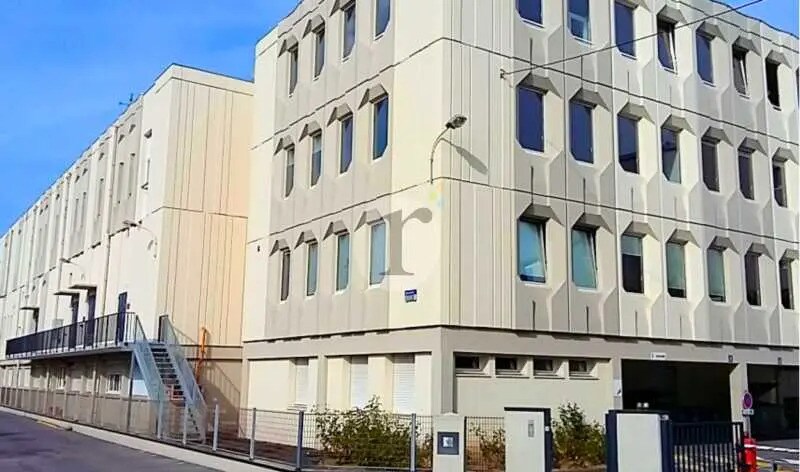 Office in Béthune for lease - Building Photo - Image 2 of 5