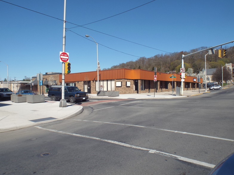 151 E Market St, Lewistown, PA for sale - Primary Photo - Image 1 of 1