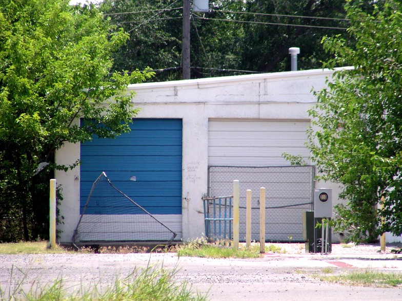 2410-2412 SW Lee Blvd, Lawton, OK for lease - Building Photo - Image 1 of 3