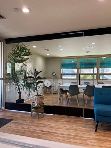 2245 Ashland St, Ashland, OR for sale - Interior Photo - Image 1 of 1