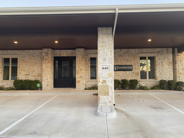 16410 Addison Rd, Addison, TX for lease - Building Photo - Image 2 of 8