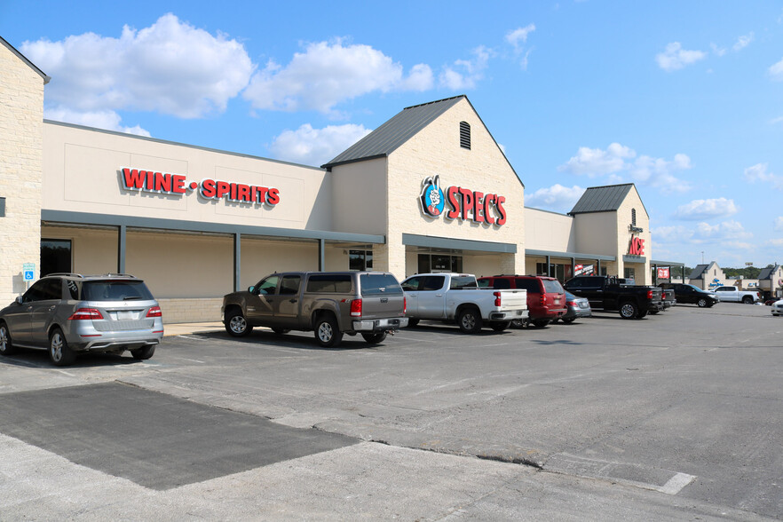 1361 Main St, Boerne, TX for lease - Building Photo - Image 2 of 7