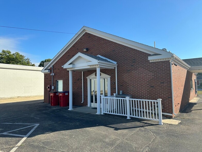 1203 S Mattis Ave, Champaign, IL for sale - Building Photo - Image 2 of 2