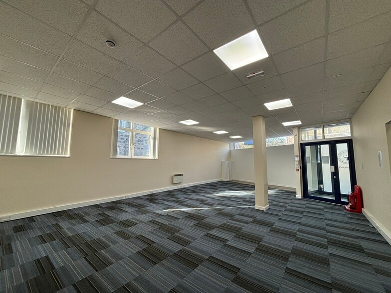 79-81 Holburn St, Aberdeen for lease - Building Photo - Image 3 of 11