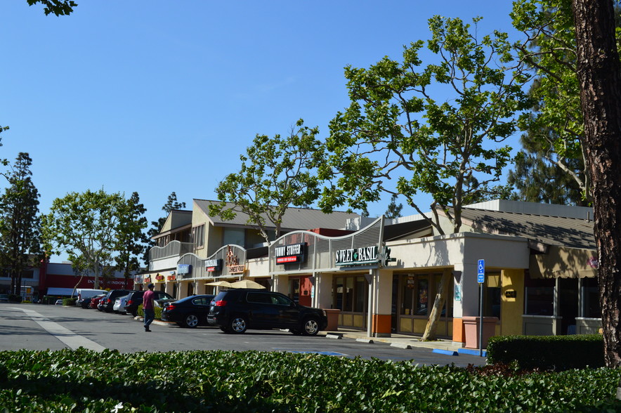 270 Bristol St, Costa Mesa, CA for lease - Building Photo - Image 2 of 6