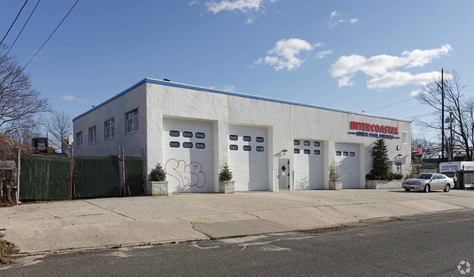 45 Brook St, Bay Shore, NY 11706