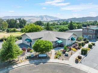 More details for 481 Applegate Way, Ashland, OR - Retail for Sale