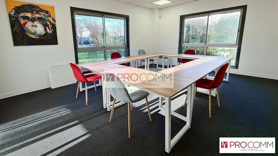 Flex in Fontenay-sur-Eure for sale - Interior Photo - Image 3 of 12