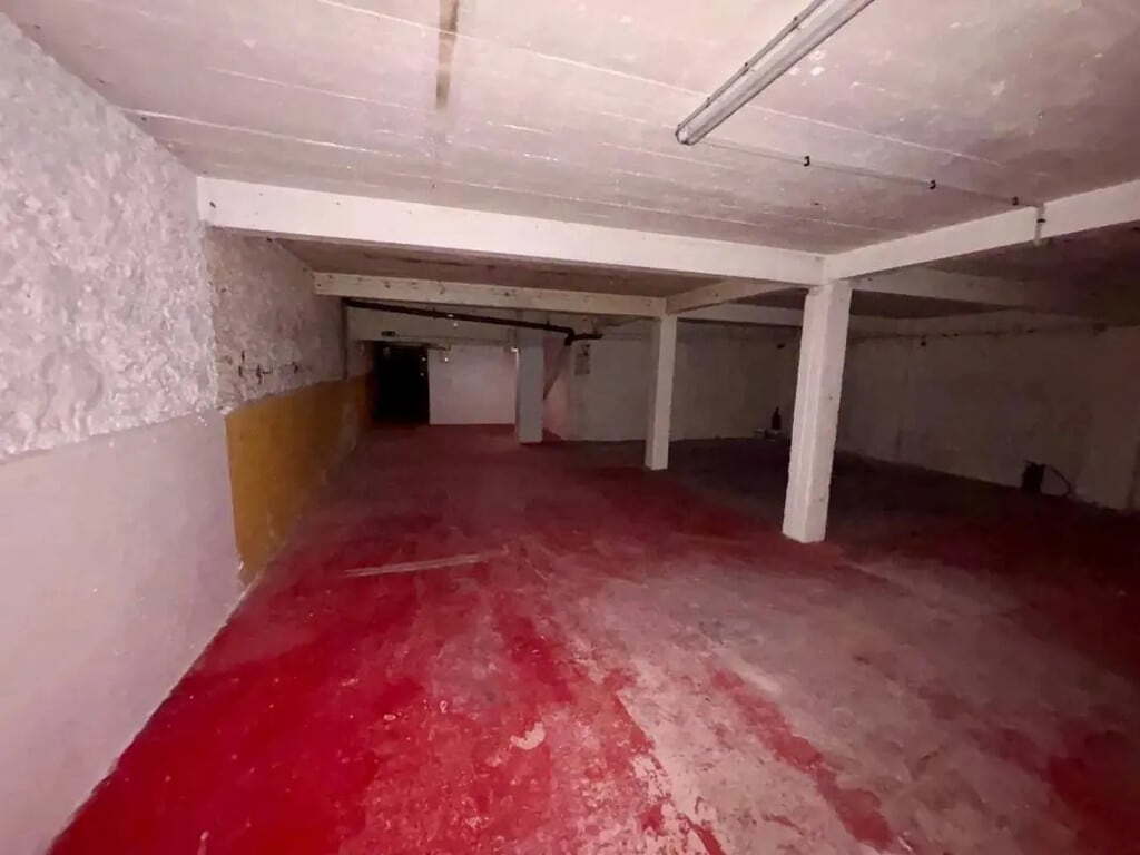 Location Commerce 176 m² - Photo 1