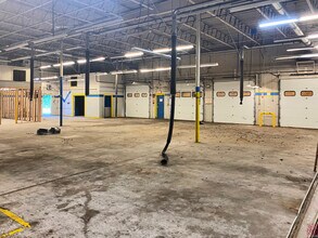 132 Weymouth Rd, Enfield, CT for sale Interior Photo- Image 1 of 12