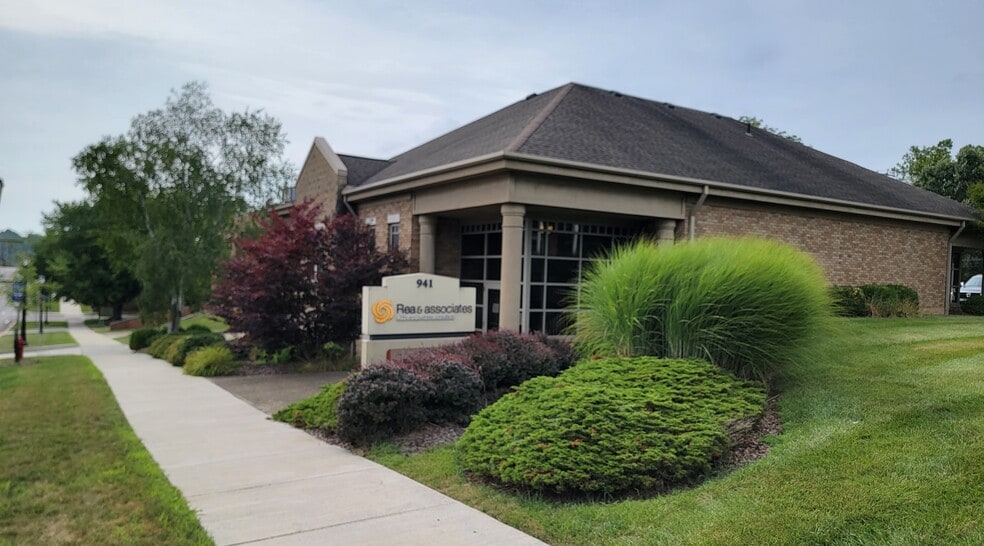 941 Steubenville Ave, Cambridge, OH for lease - Building Photo - Image 2 of 20