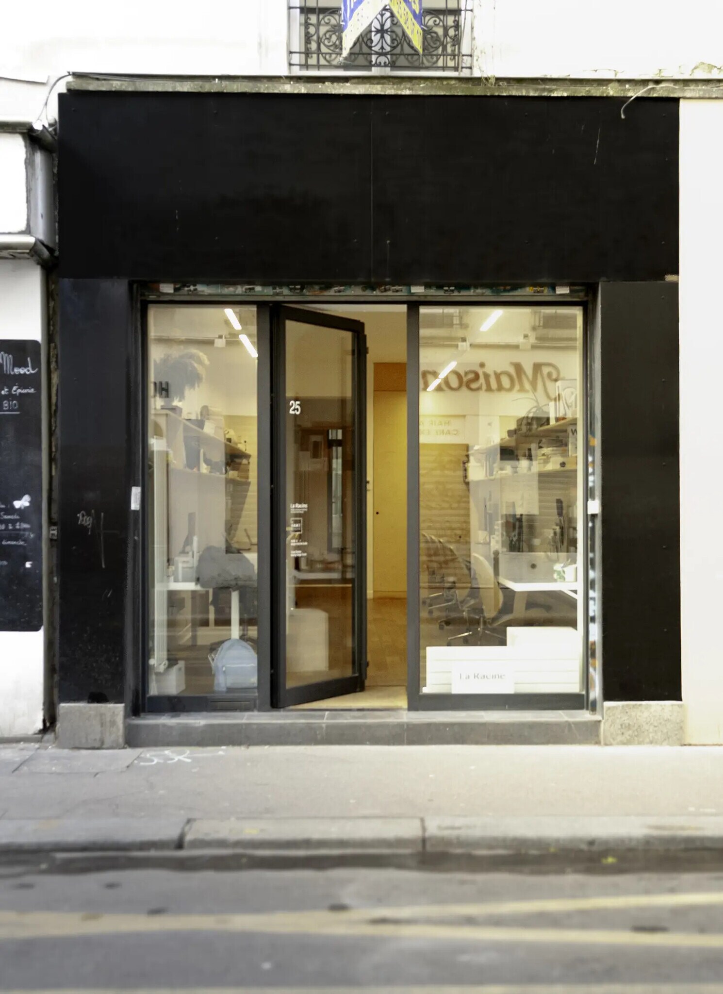 Office in Paris for lease Building Photo- Image 1 of 12