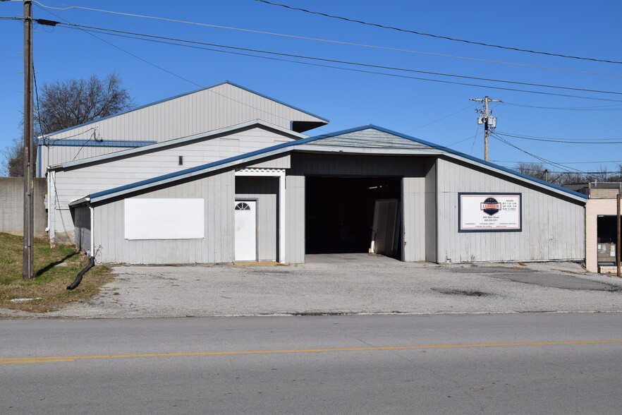 2404 Main St, Lexington, MO for sale - Primary Photo - Image 1 of 9