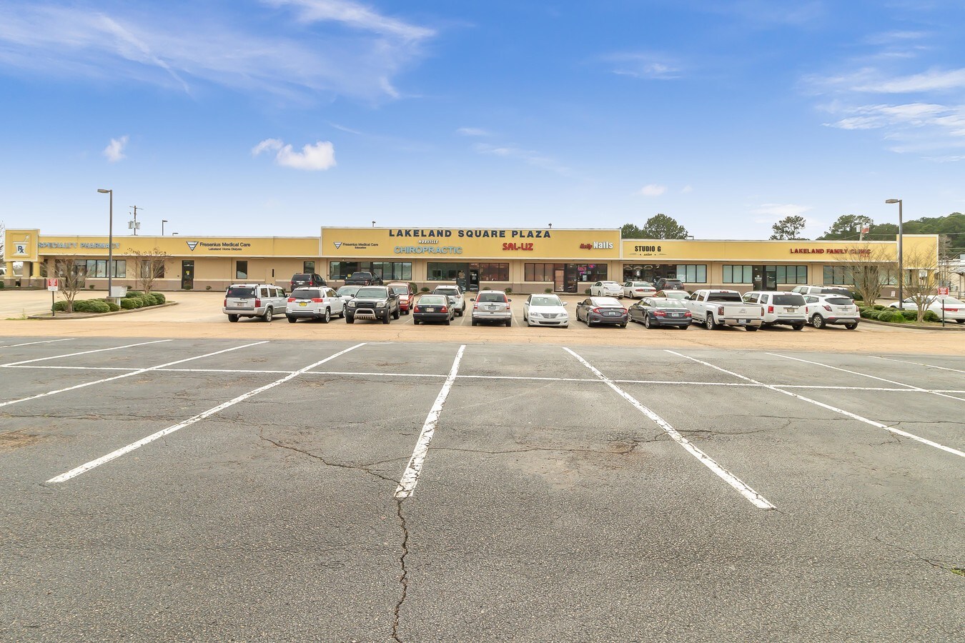 1000 Lakeland Sq, Flowood, MS 39232