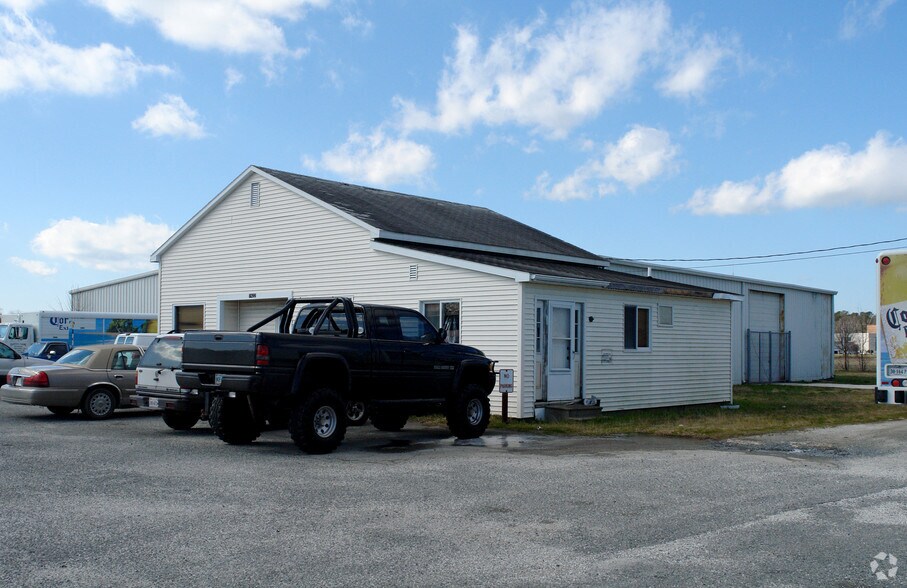 7422 Charles M Lankford Jr Mem Hwy, Nassawadox, VA 23413