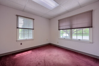 5 Hearthstone Ct, Reading, PA for lease Interior Photo- Image 2 of 8