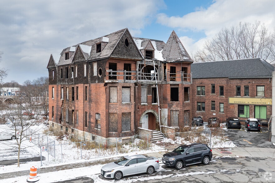 263 Washington St, Binghamton, NY for sale - Building Photo - Image 1 of 18