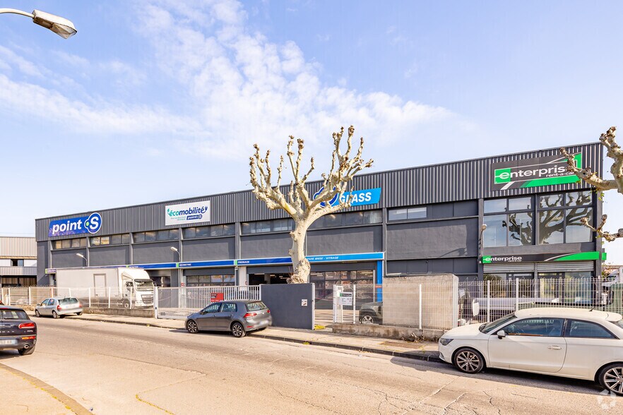 Flex in Marseille for lease - Building Photo - Image 2 of 4