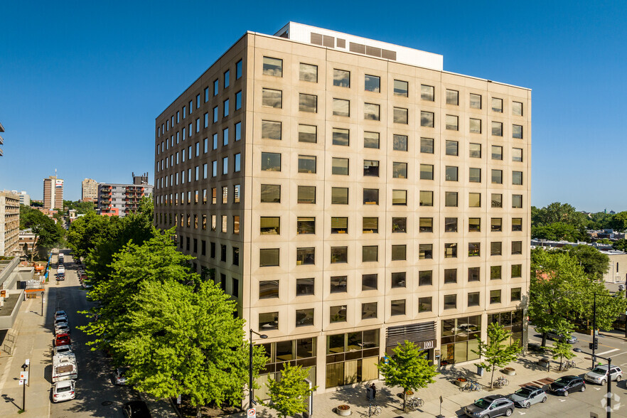 1001 Boul De Maisonneuve E, Montréal, QC for lease - Building Photo - Image 2 of 12