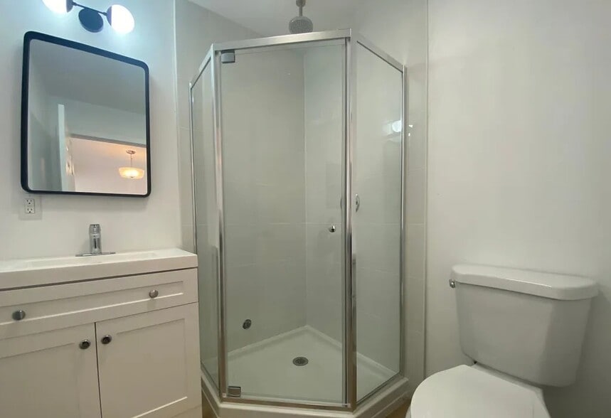 1641 S New Hampshire Ave, Los Angeles, CA for sale - Building Photo - Image 3 of 10