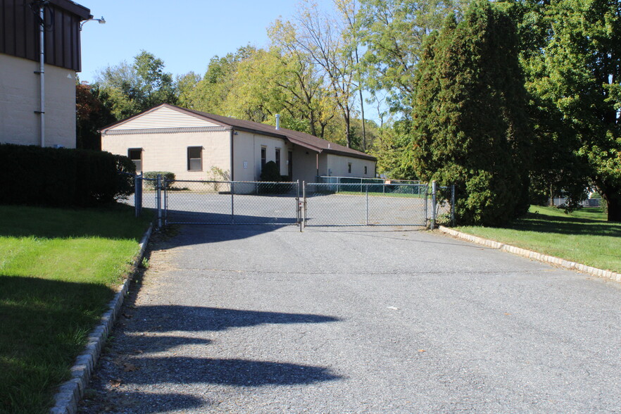 716 New Brunswick Ave, Alpha, NJ for lease - Building Photo - Image 3 of 10