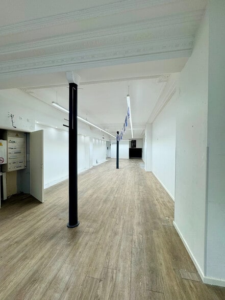 42 Avenue Du Général Leclerc, Paris for sale - Interior Photo - Image 2 of 6