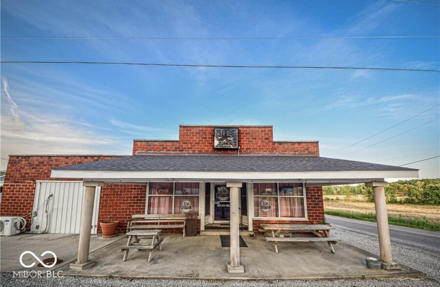 15693 State Road 58, Columbus, IN for sale - Primary Photo - Image 1 of 1