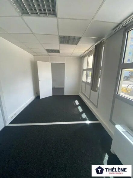 Office in Montpellier for lease - Interior Photo - Image 2 of 4