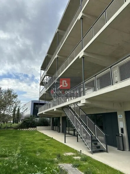 Office in Avignon for lease - Building Photo - Image 3 of 11