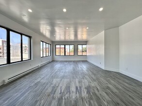 15 Division Pl, Brooklyn, NY for lease Building Photo- Image 1 of 6