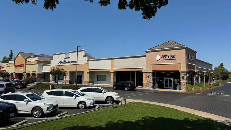 380-446 Harding Blvd, Roseville, CA for lease - Building Photo - Image 2 of 19