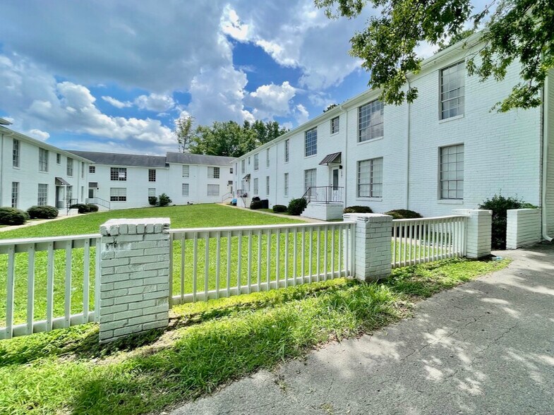 11 Eumar Ct NW, Center Point, AL for sale - Building Photo - Image 1 of 1