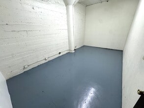 1048 Santee St, Los Angeles, CA for lease Interior Photo- Image 2 of 4