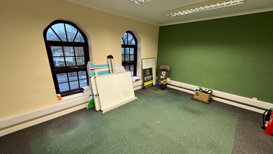 18 Mere Green Rd, Sutton Coldfield for lease Interior Photo- Image 1 of 3