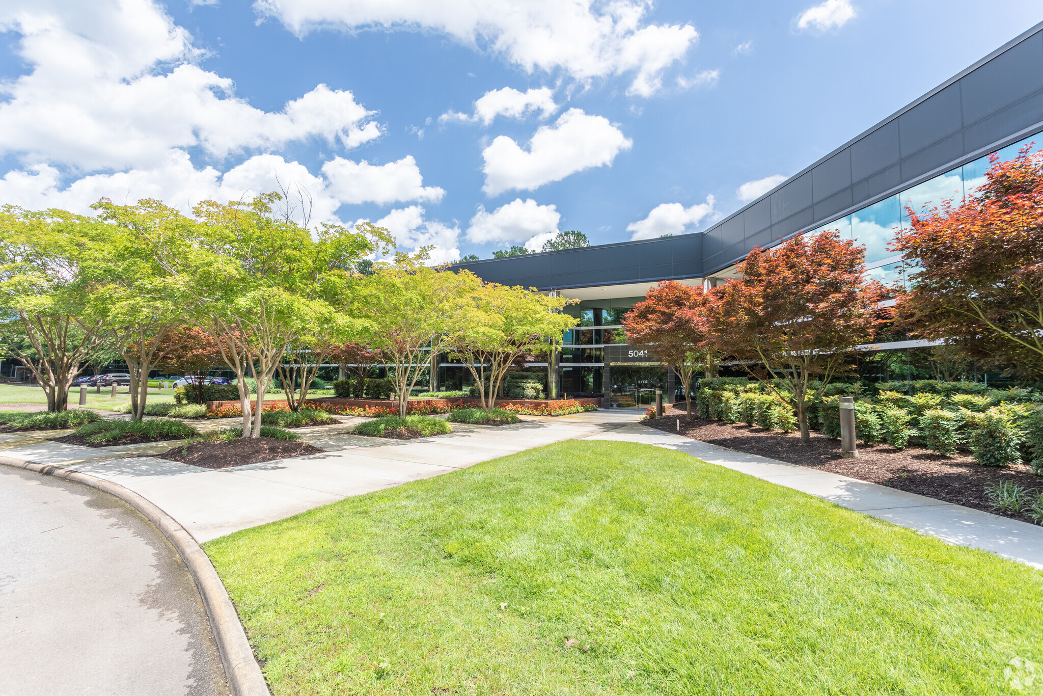 5041 Corporate Woods Dr, Virginia Beach, VA for lease Building Photo- Image 1 of 1