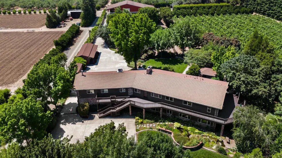 20592 Ayers Rd, Escalon, CA for sale Primary Photo- Image 1 of 37