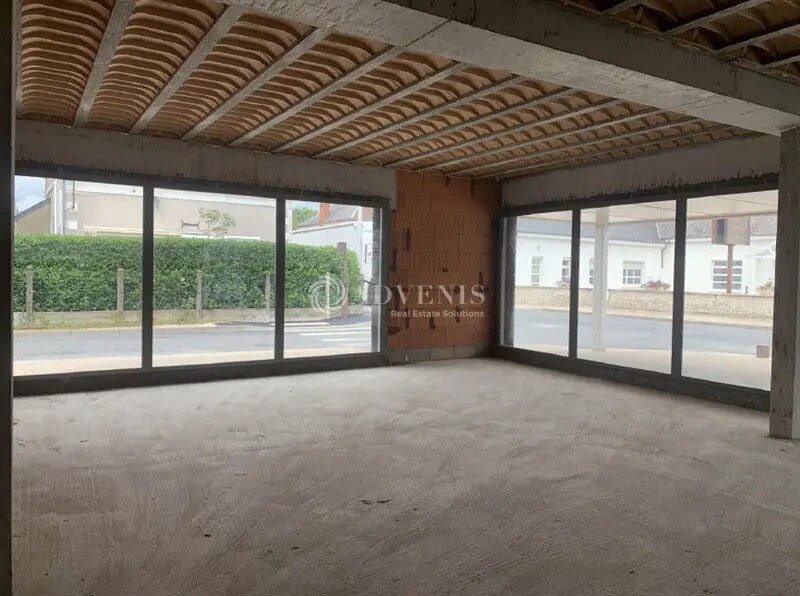 Retail in Les Montils for lease Interior Photo- Image 1 of 7