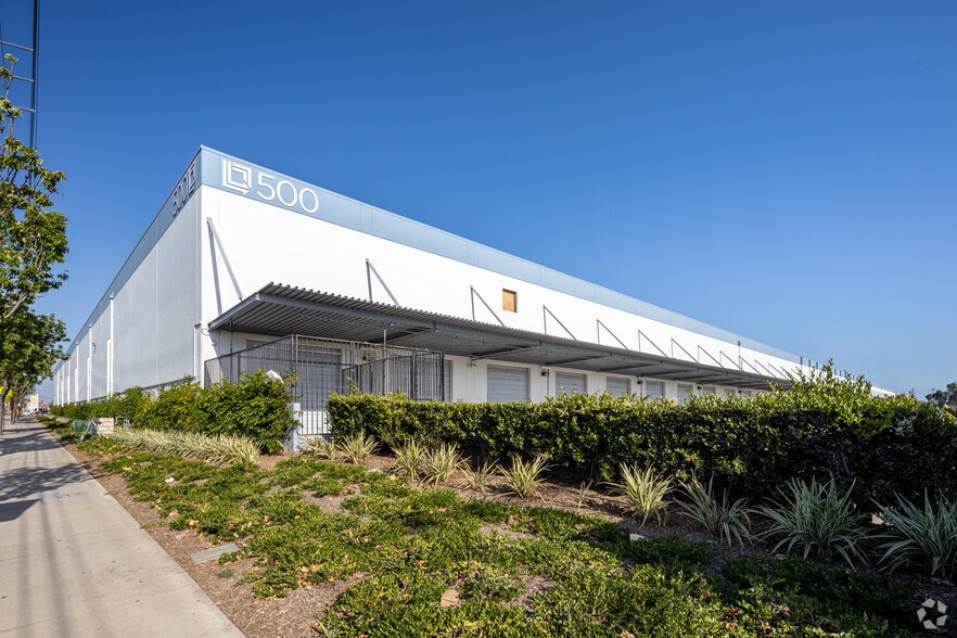 500 W Warner Ave, Santa Ana, CA for lease - Building Photo - Image 2 of 8