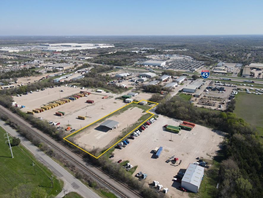 1013 S IH 45, Hutchins, TX 75141