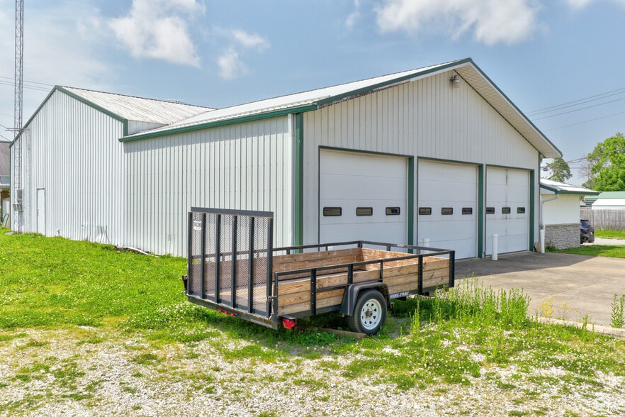 206 & 208 S Meridian St, Washington, IN for sale - Building Photo - Image 2 of 24
