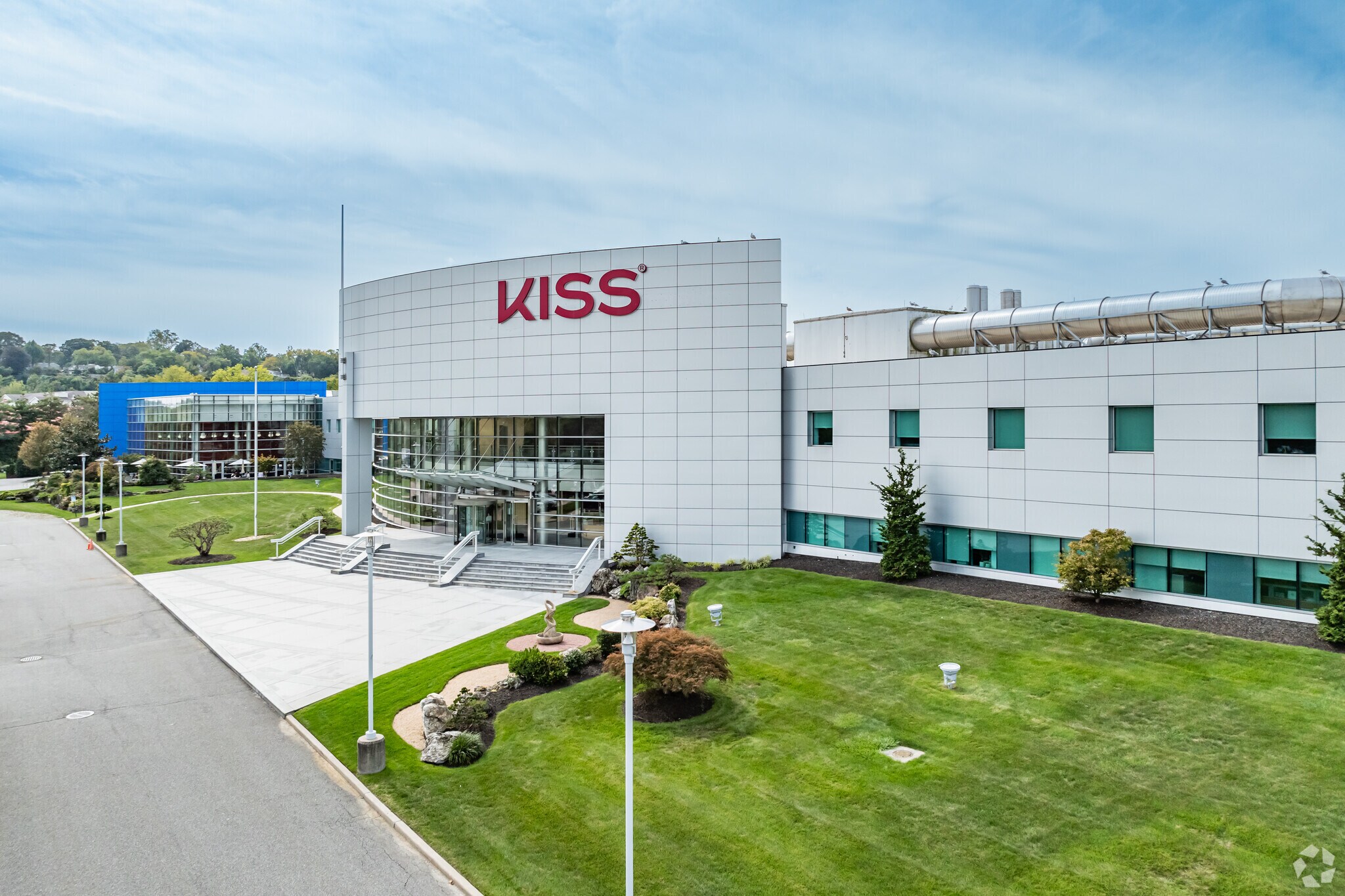 25 Harbor Park Dr, Port Washington, NY for sale Primary Photo- Image 1 of 1