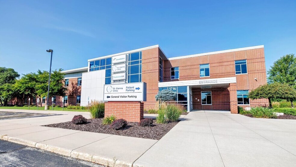 1716 Lawrence Dr, De Pere, WI for sale - Building Photo - Image 1 of 1