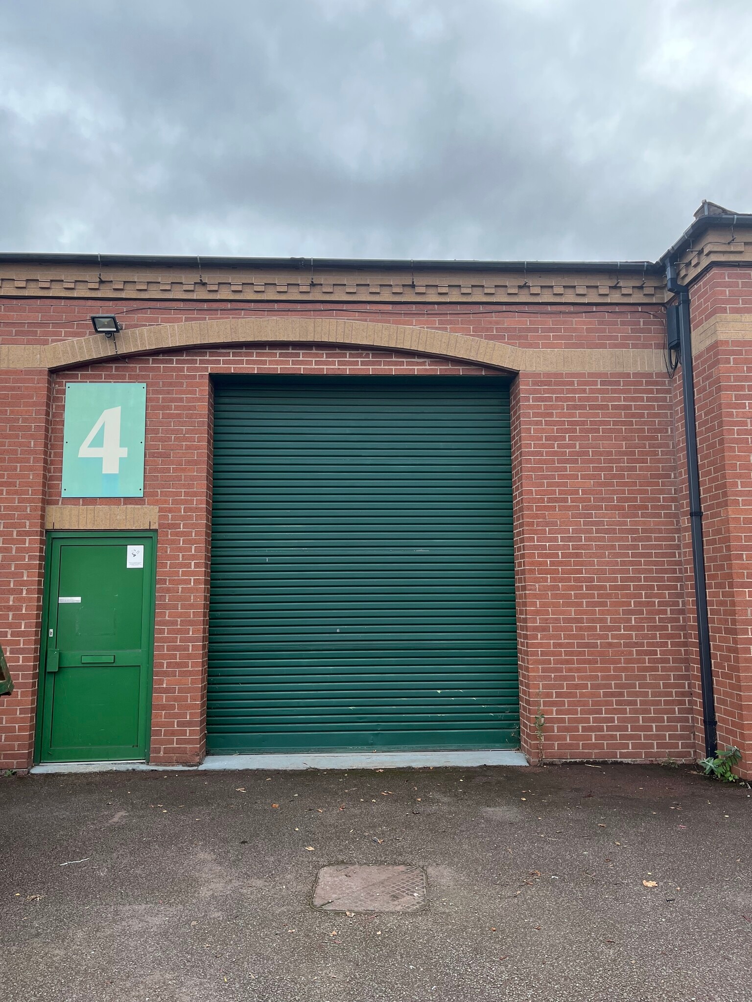 George Holmes Way, Swadlincote for lease Primary Photo- Image 1 of 2