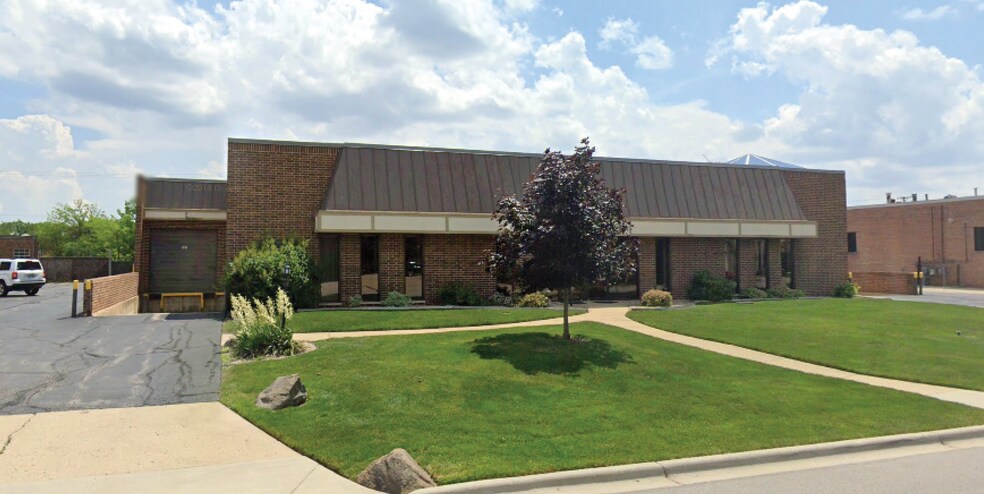 907-909 Lunt Ave, Schaumburg, IL for sale - Building Photo - Image 1 of 1