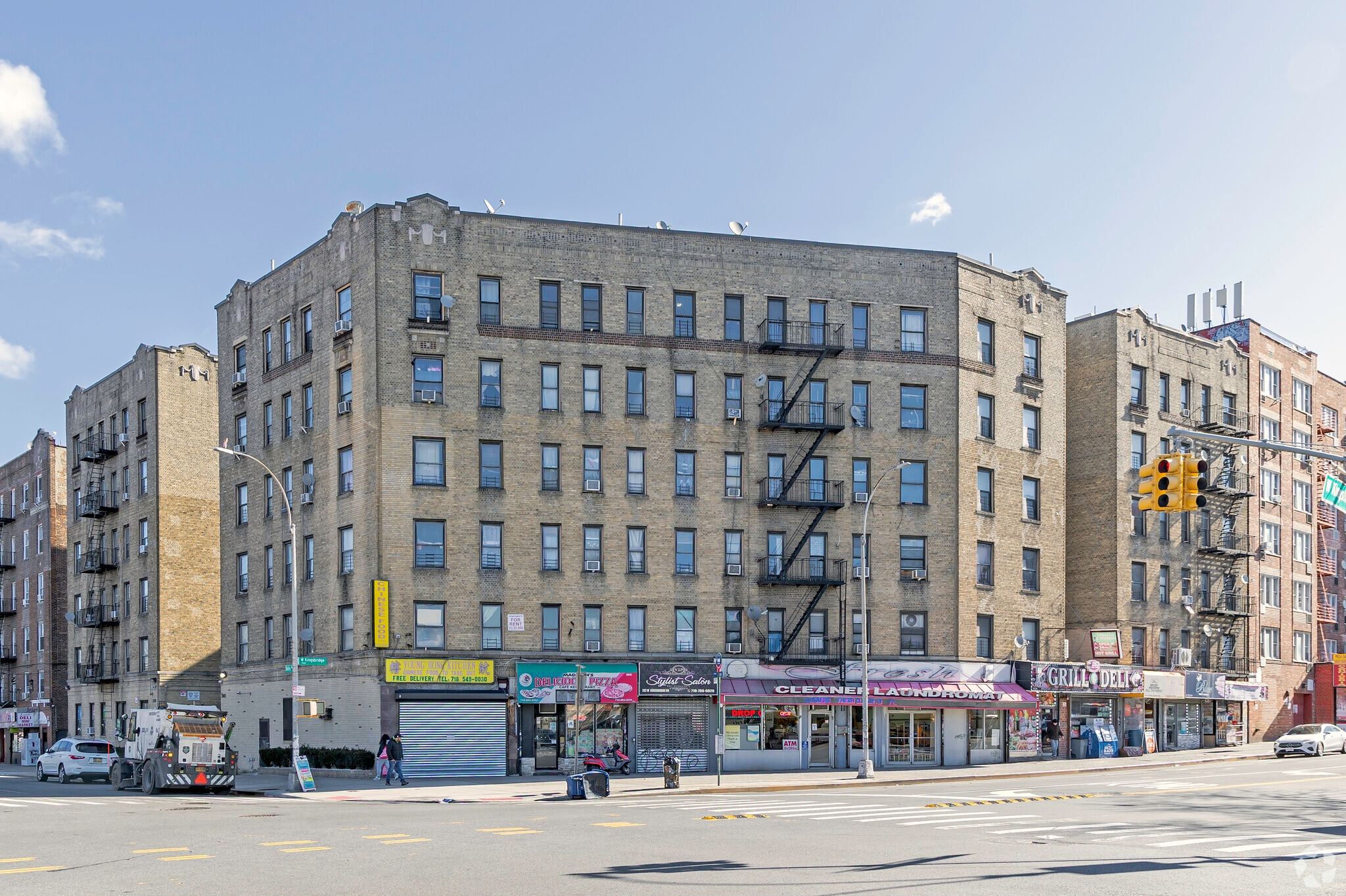 255-271 W Kingsbridge Rd, Bronx, NY for sale Primary Photo- Image 1 of 1