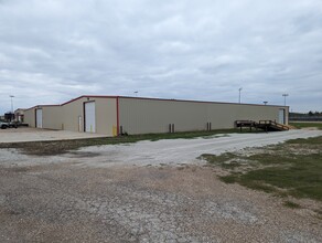 704 Frank st, Hewitt, TX for lease Building Photo- Image 1 of 3