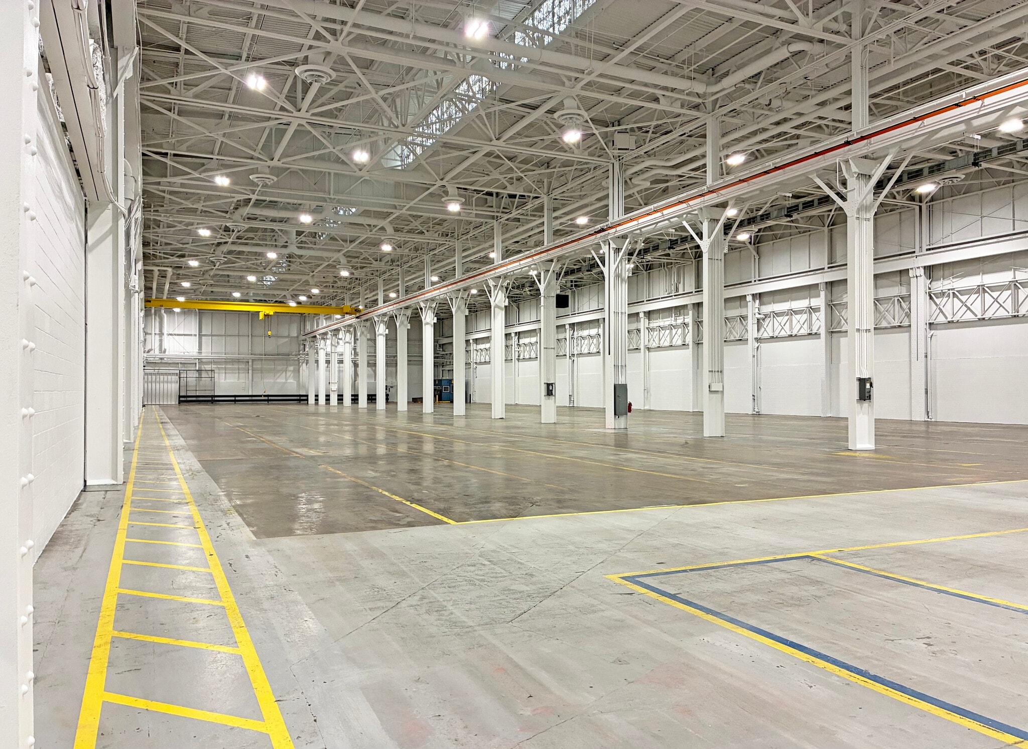 660 South Blvd E, Pontiac, MI for lease Interior Photo- Image 1 of 3