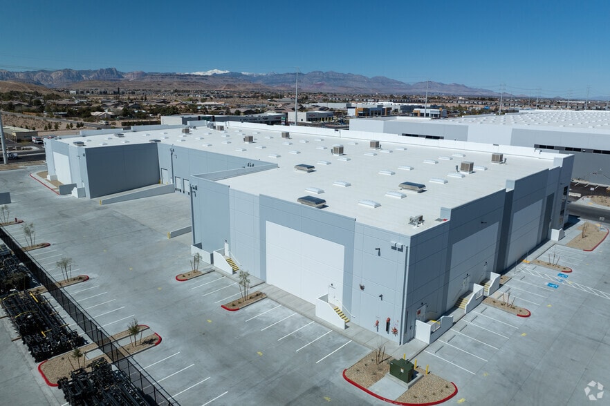 9530 S Rainbow Blvd, Las Vegas, NV for sale - Building Photo - Image 3 of 4