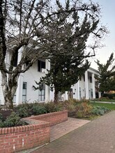 600 A Ave, Lake Oswego, OR for lease Building Photo- Image 2 of 2